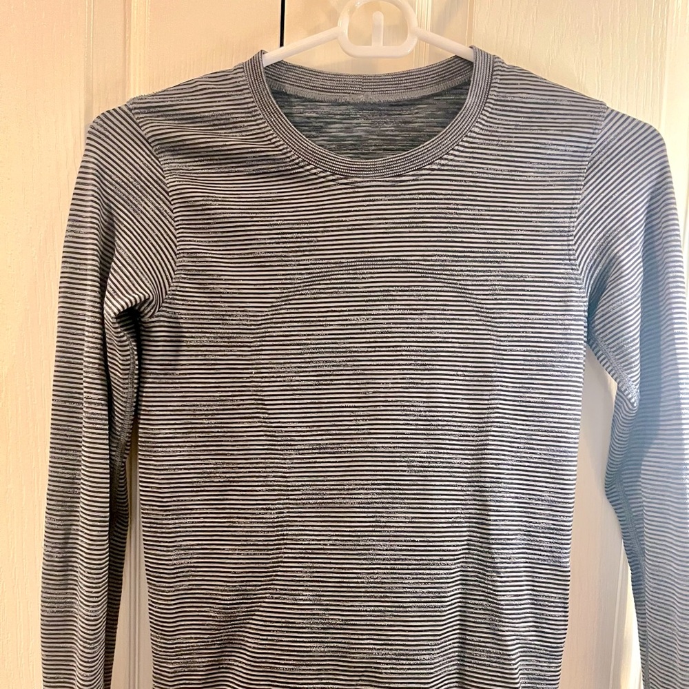 Lululemon top